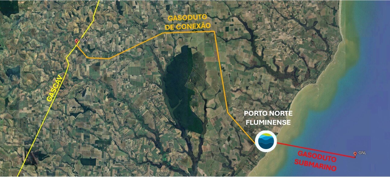 Imagem de satélite mostrando a infraestrutura de gasodutos conectados ao Porto Norte Fluminense. O mapa destaca o gasoduto submarino, que se estende do mar até o porto, e o gasoduto de conexão que liga o porto à rede terrestre, incluindo a infraestrutura do GASCAIV. A localização SDV-08 está marcada no trajeto do gasoduto. A imagem enfatiza a interligação entre o porto e a rede de gás natural.